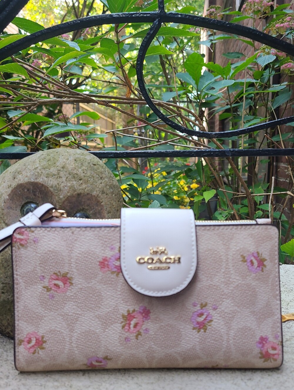 Coach Phone Wallet In Signature Canvas With Floral Print